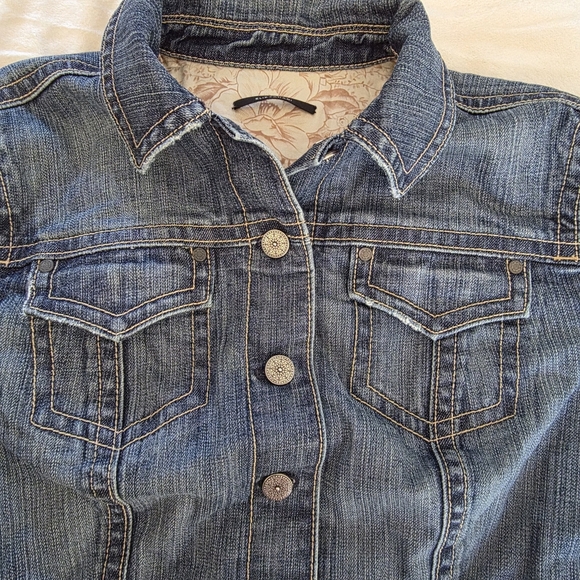 Vintage Denim Jean Jacket – Button Up Distressed Wash - Picture 3 of 11